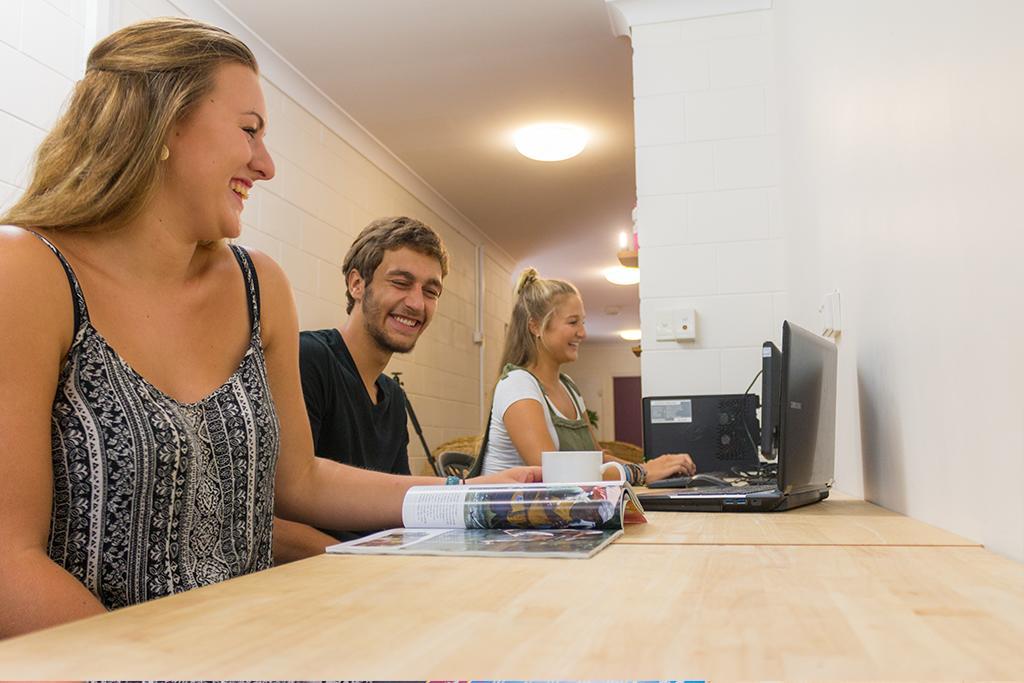 Foreign Exchange Accommodation-Beachside Townsville Extérieur photo